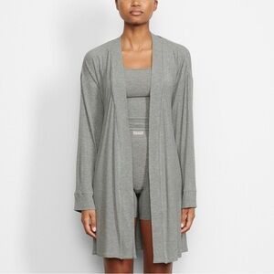 Skims Soft Lounge Robe. Grey Size: M